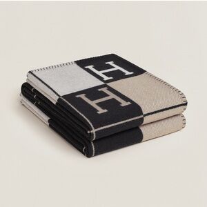 NWT Authentic Hermes Avalon III throw blanket Noir Black Cashmere